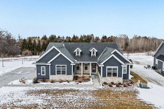 10620 N Coneflower COURT, Mequon, WI 53097