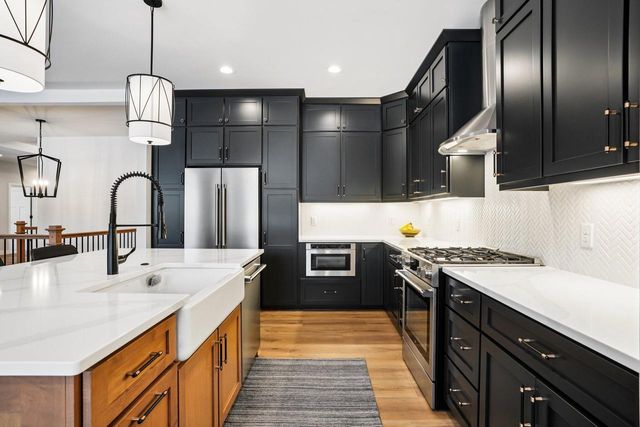 10620 N Coneflower COURT, Mequon, WI 53097