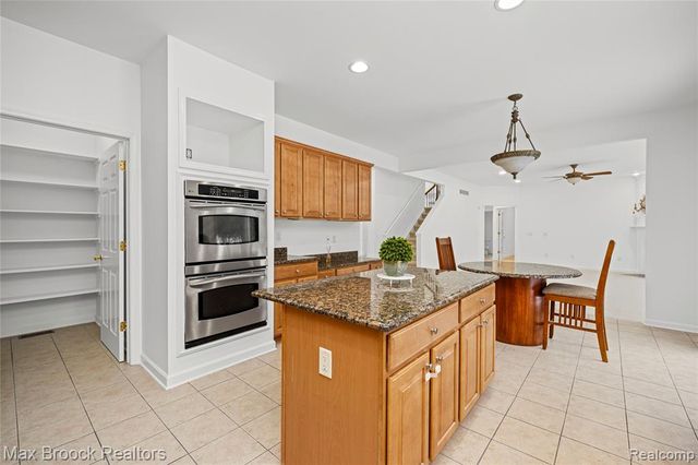 6901 Reed Court, West Bloomfield, MI 48322