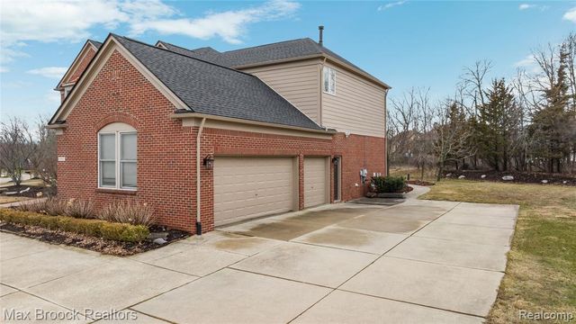 6901 Reed Court, West Bloomfield, MI 48322