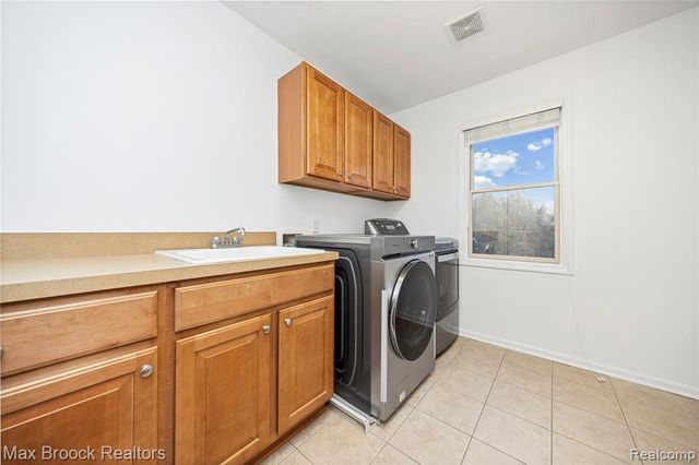 6901 Reed Court, West Bloomfield, MI 48322