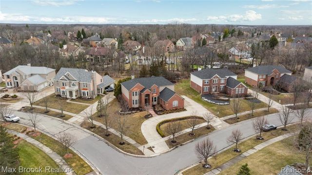 6901 Reed Court, West Bloomfield, MI 48322