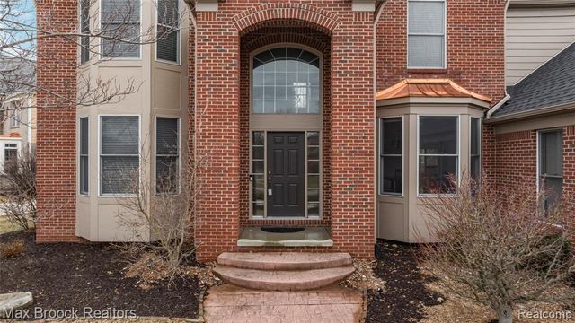 6901 Reed Court, West Bloomfield, MI 48322
