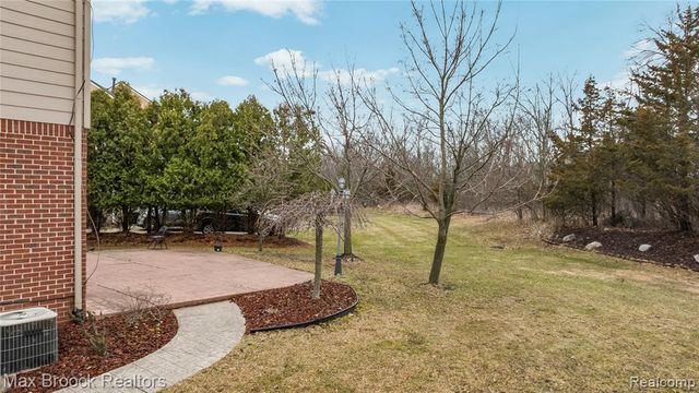 6901 Reed Court, West Bloomfield, MI 48322