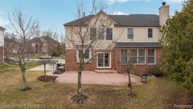 6901 Reed Court, West Bloomfield, MI 48322