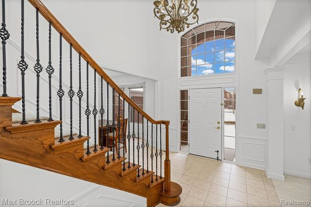 6901 Reed Court, West Bloomfield, MI 48322