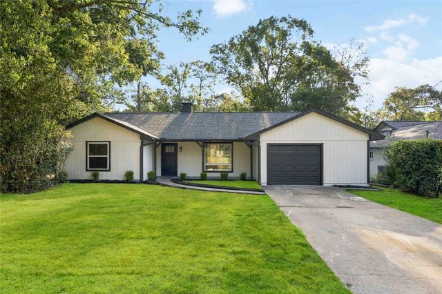 333 Rolling Hills Drive, Conroe, TX 77304