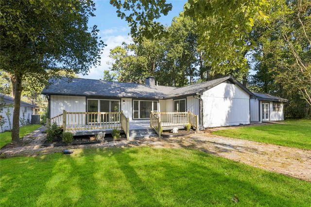 333 Rolling Hills Drive, Conroe, TX 77304