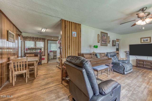 128 Crossway Road, Bristol, VA 24201