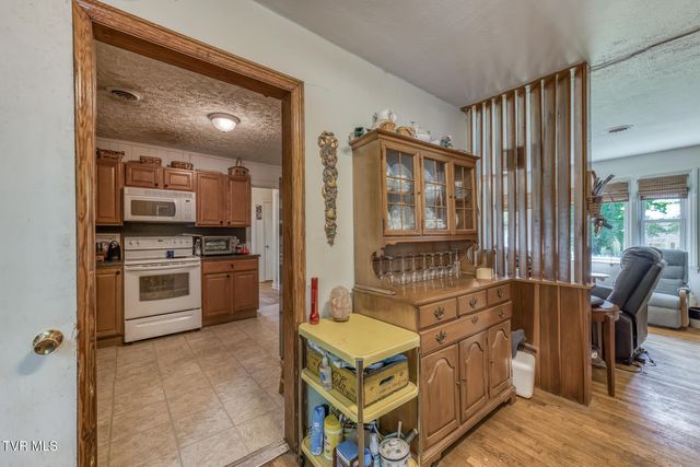128 Crossway Road, Bristol, VA 24201