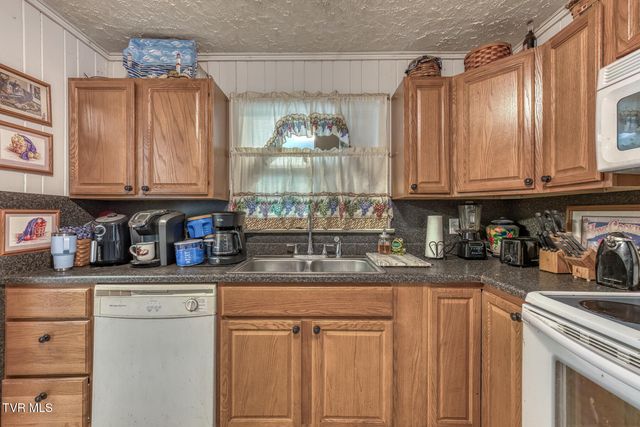 128 Crossway Road, Bristol, VA 24201