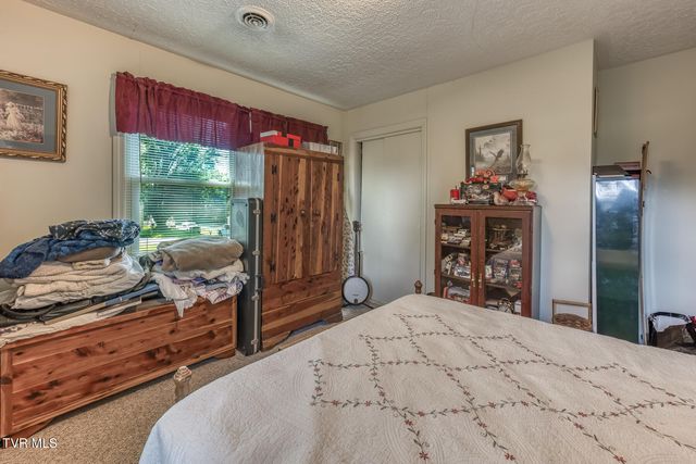 128 Crossway Road, Bristol, VA 24201