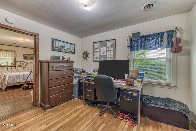 128 Crossway Road, Bristol, VA 24201
