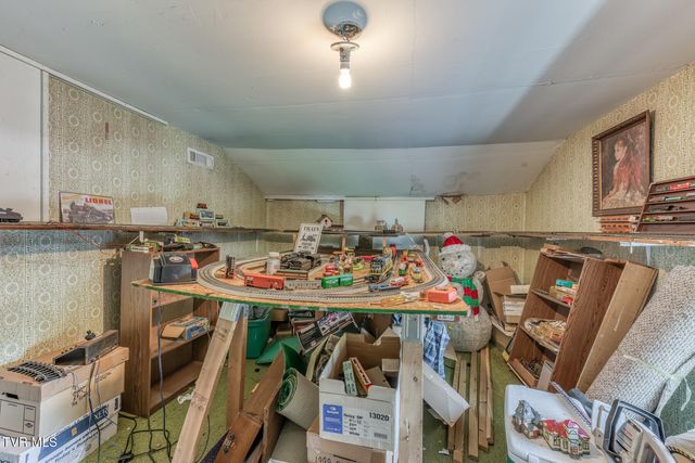 128 Crossway Road, Bristol, VA 24201