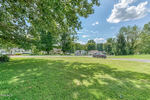128 Crossway Road, Bristol, VA 24201