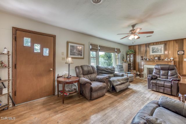 128 Crossway Road, Bristol, VA 24201