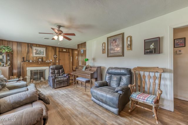128 Crossway Road, Bristol, VA 24201