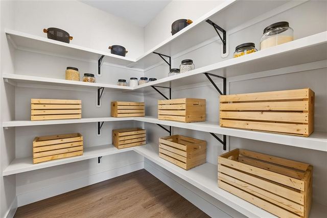 980 17th Ave SW, Mt Vernon, IA 52314