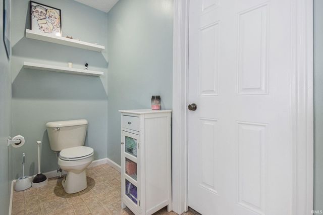 2152 Heather Court, Warsaw, IN 46580