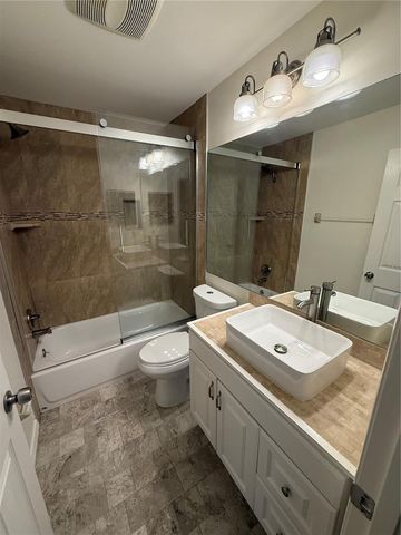 3833 59TH AVENUE W, Bradenton, FL 34210