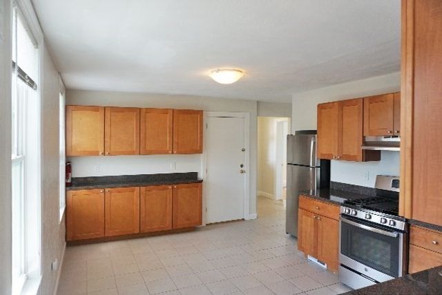 58 Oxford St 3, Somerville, MA 02143