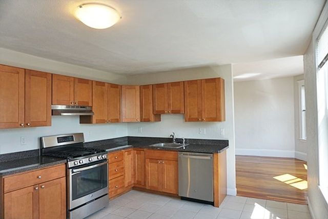 58 Oxford St 3, Somerville, MA 02143
