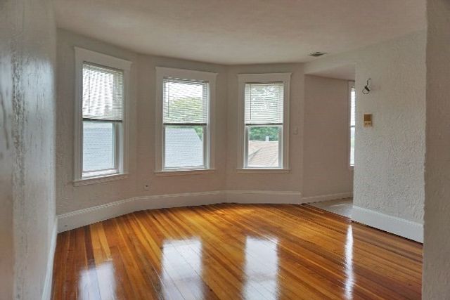 58 Oxford St 3, Somerville, MA 02143