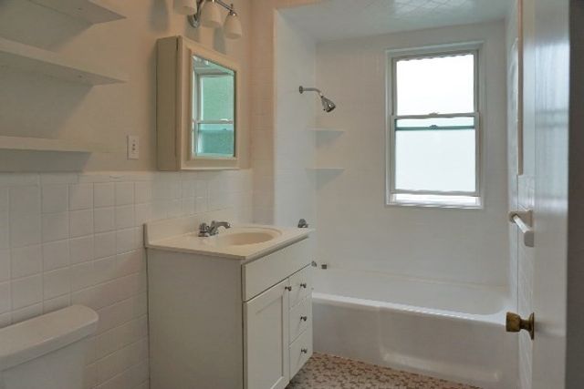 58 Oxford St 3, Somerville, MA 02143