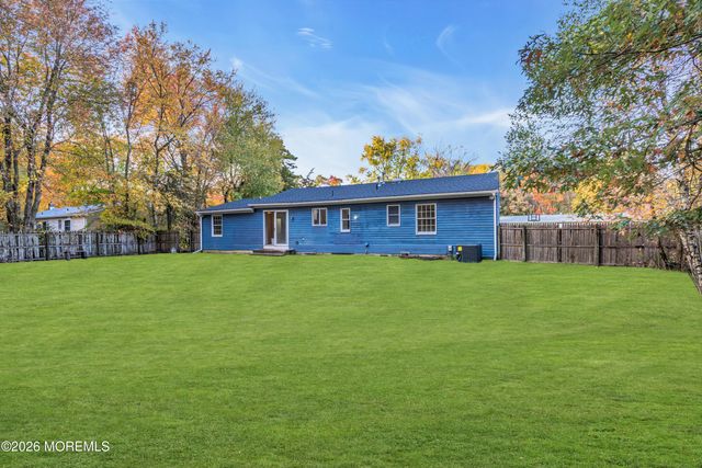 20 Jeanette Street, Bayville, NJ 08721