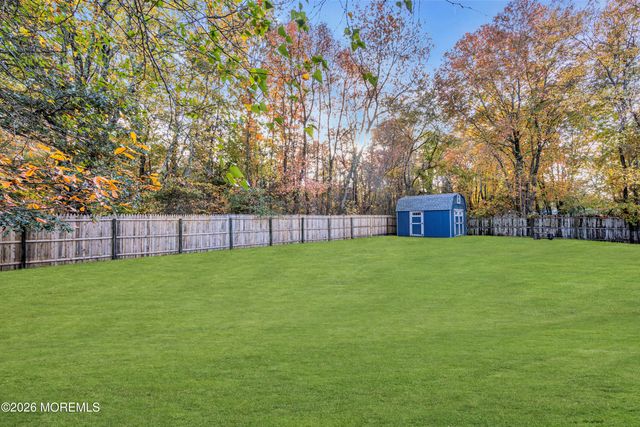 20 Jeanette Street, Bayville, NJ 08721