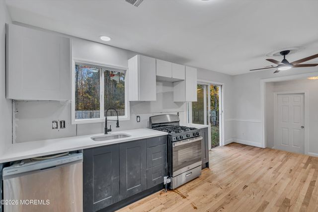 20 Jeanette Street, Bayville, NJ 08721