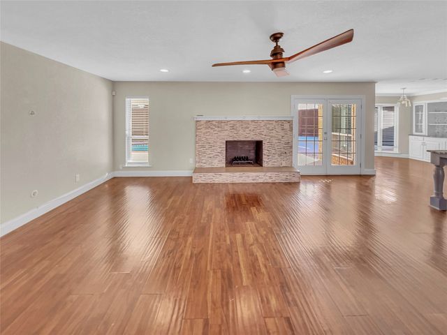 1736 Reynoldston Lane, Dallas, TX 75232