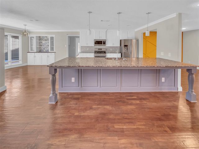 1736 Reynoldston Lane, Dallas, TX 75232