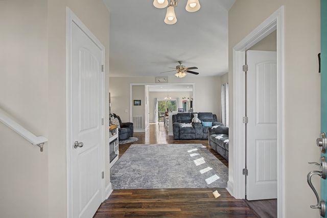 1901 Sheffield Ln, Columbia, TN 38401