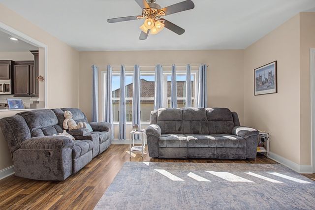 1901 Sheffield Ln, Columbia, TN 38401