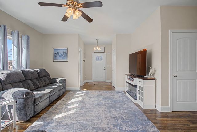 1901 Sheffield Ln, Columbia, TN 38401