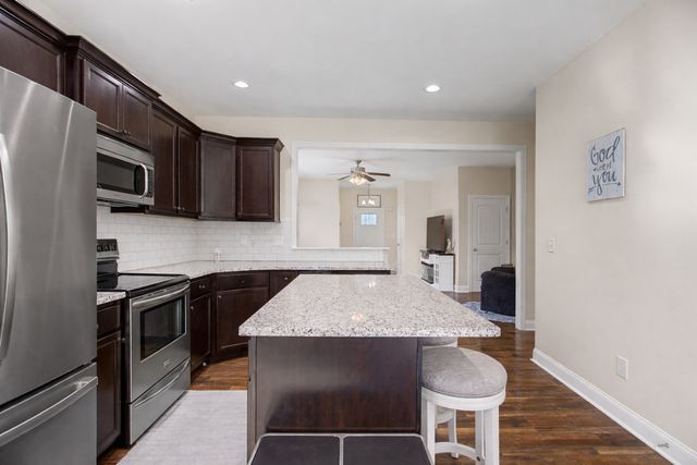 1901 Sheffield Ln, Columbia, TN 38401