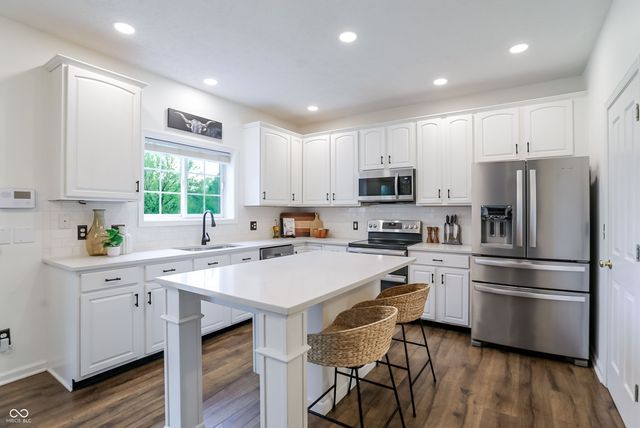 4229 Greenthread Drive, Zionsville, IN 46077