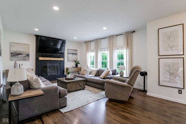 4229 Greenthread Drive, Zionsville, IN 46077