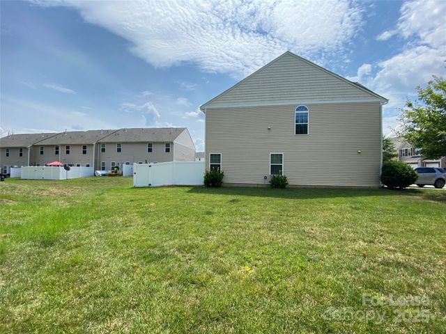 2601 Silverthorn Drive, Charlotte, NC 28273