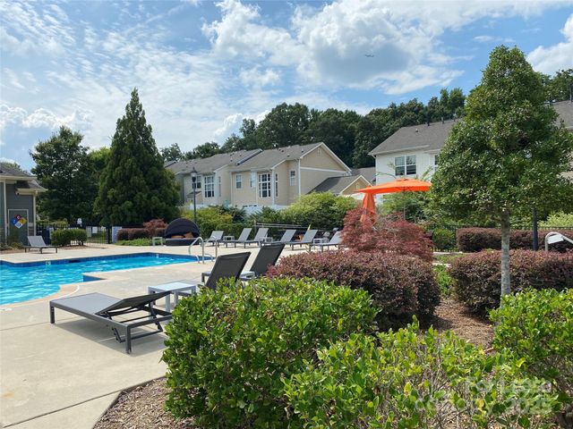 2601 Silverthorn Drive, Charlotte, NC 28273