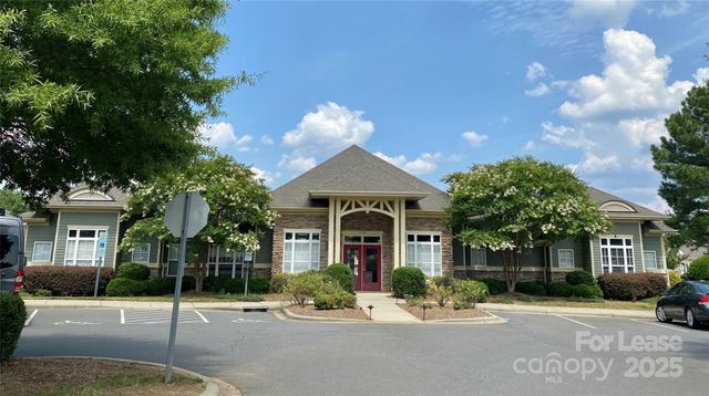 2601 Silverthorn Drive, Charlotte, NC 28273