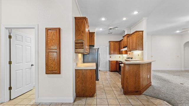 1443 KINGS COVE DR, Canyon Lake, TX 78133