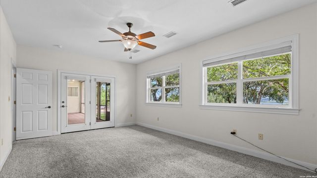 1443 KINGS COVE DR, Canyon Lake, TX 78133