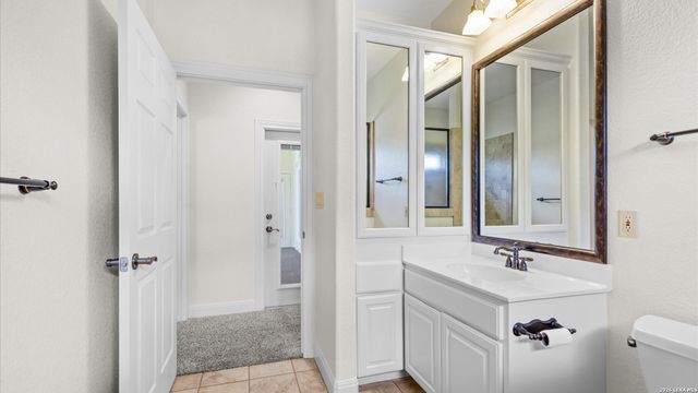 1443 KINGS COVE DR, Canyon Lake, TX 78133