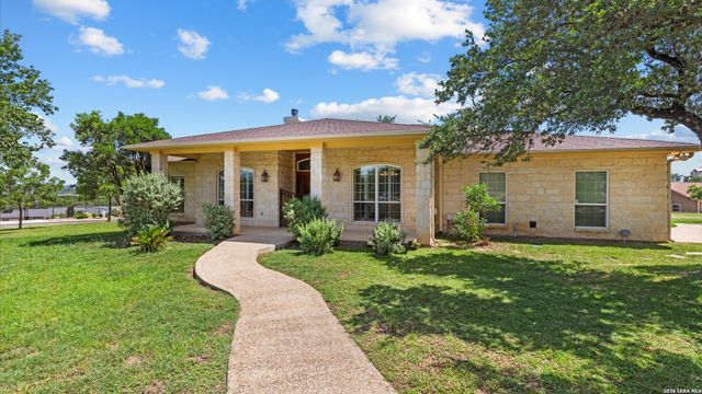 1443 KINGS COVE DR, Canyon Lake, TX 78133