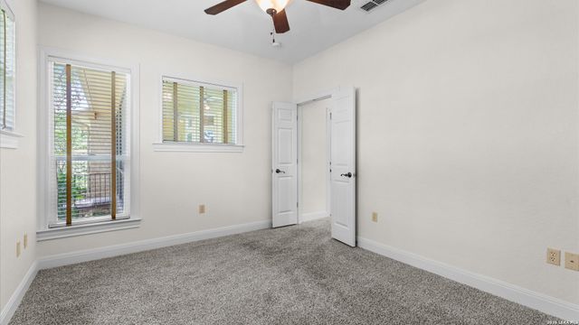 1443 KINGS COVE DR, Canyon Lake, TX 78133