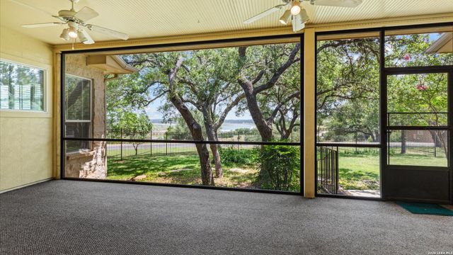 1443 KINGS COVE DR, Canyon Lake, TX 78133