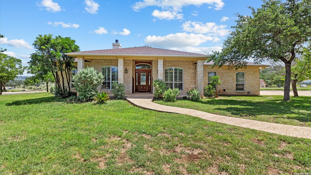 1443 KINGS COVE DR, Canyon Lake, TX 78133