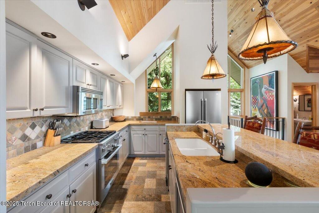 2620 N FAIRWAYS PLACE WEST, Wilson, WY 83014 photo 14